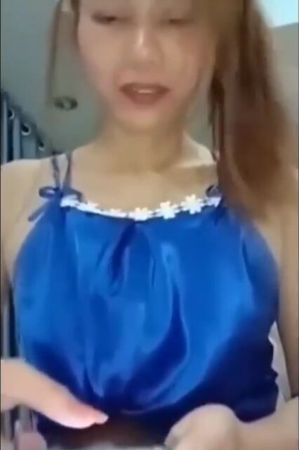 Vừa đụ vừa tâm sự với chị dâu hạnh phúc, thì anh trai điện làm mình đụ mạnh hơn.